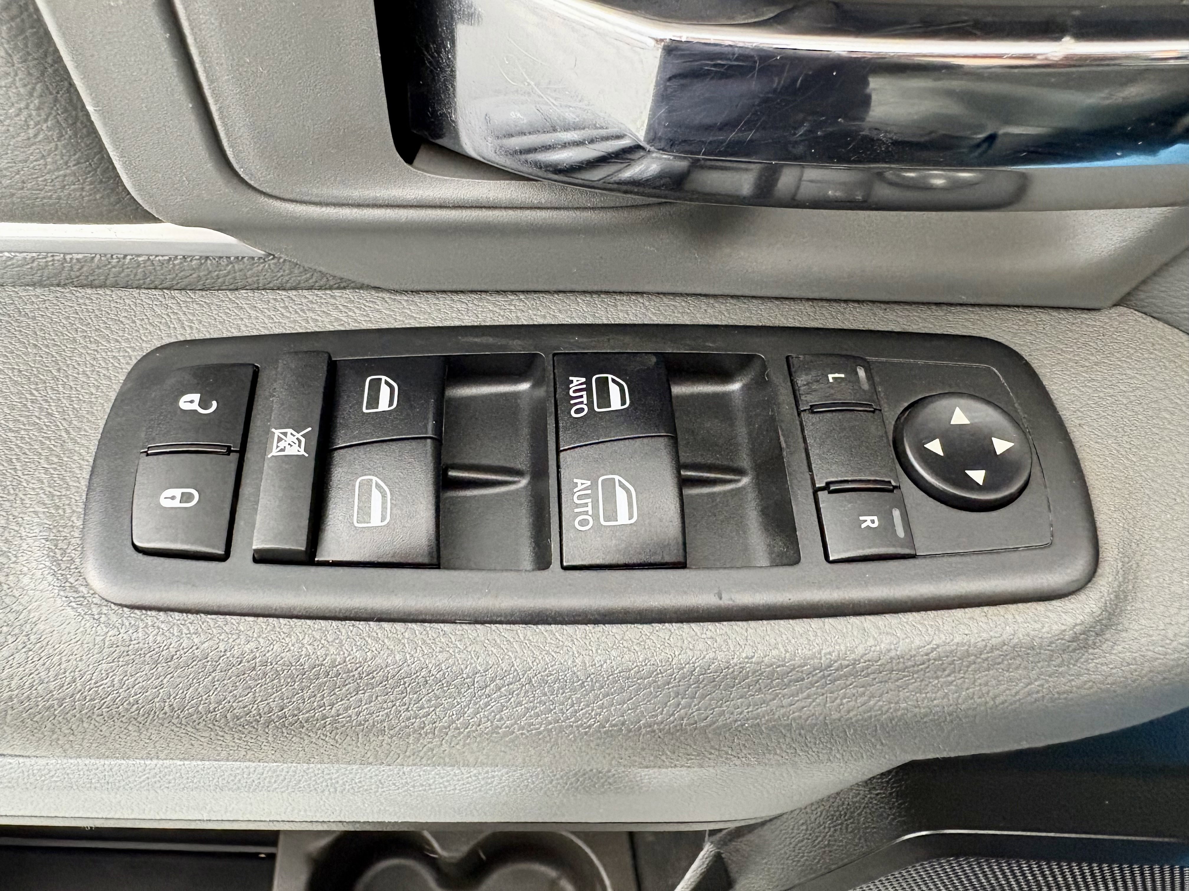 Used 2018 RAM 1500 Big Horn image 12