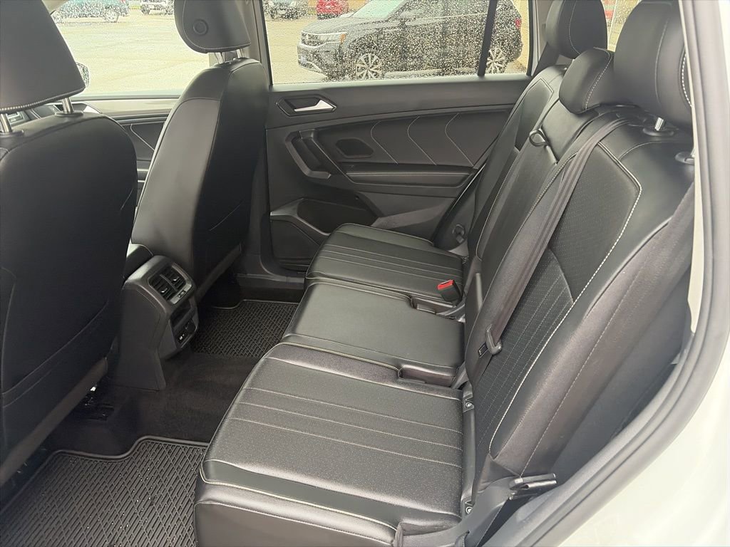 Used 2022 Volkswagen Tiguan SE image 11