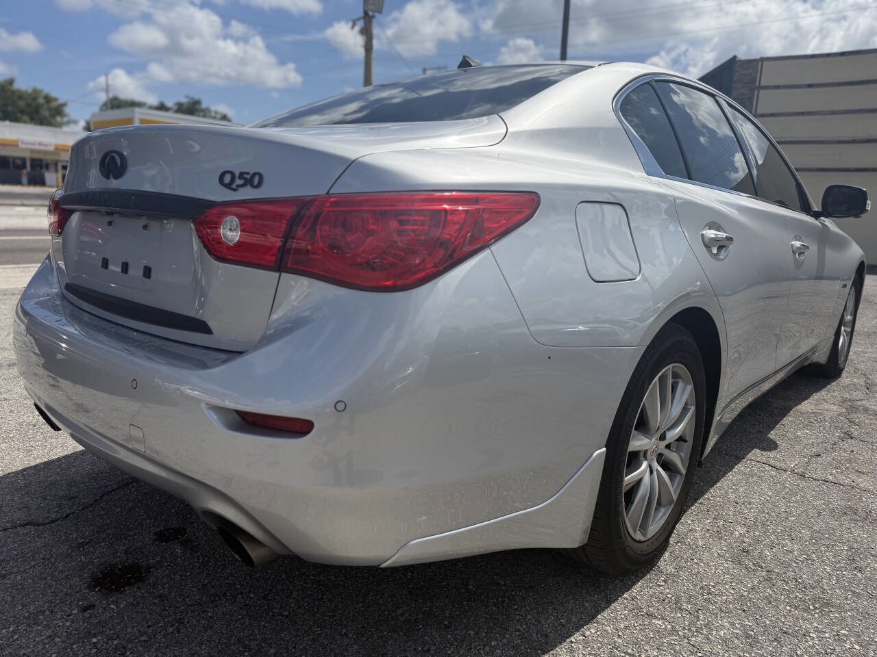 Used 2017 INFINITI Q50 Premium w/ 2.0T Premium Plus Package RWD image 8