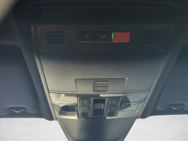 Used 2022 Volkswagen Tiguan SE R-Line FWD image 22