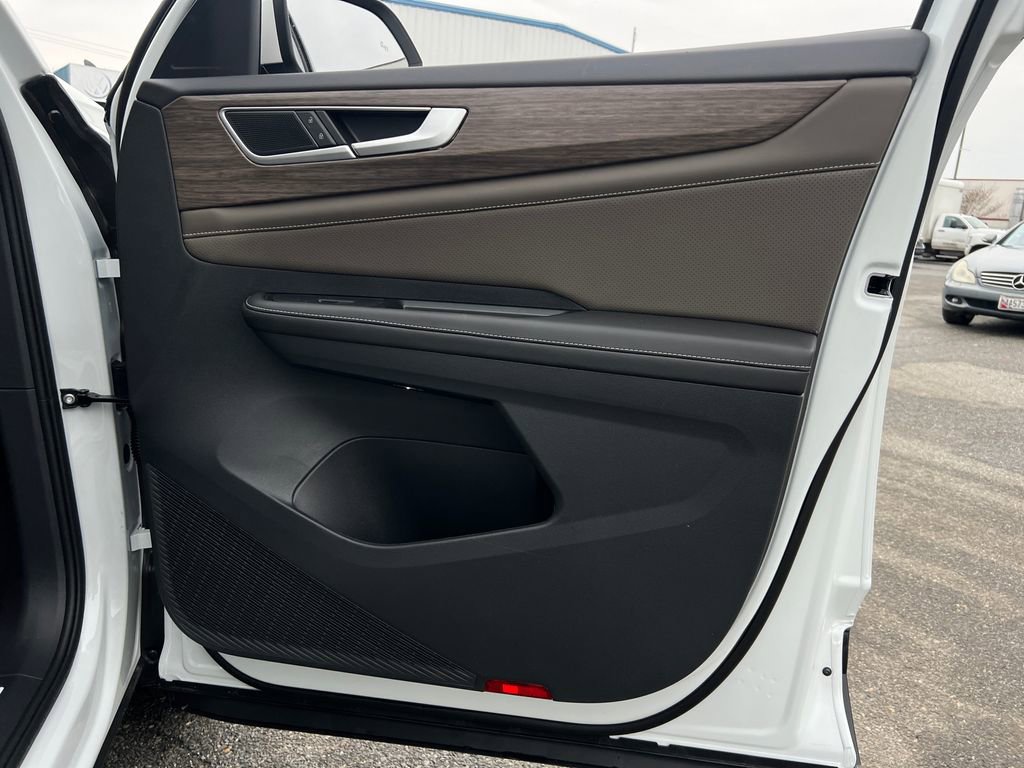 New 2026 Volkswagen Atlas SEL image 9