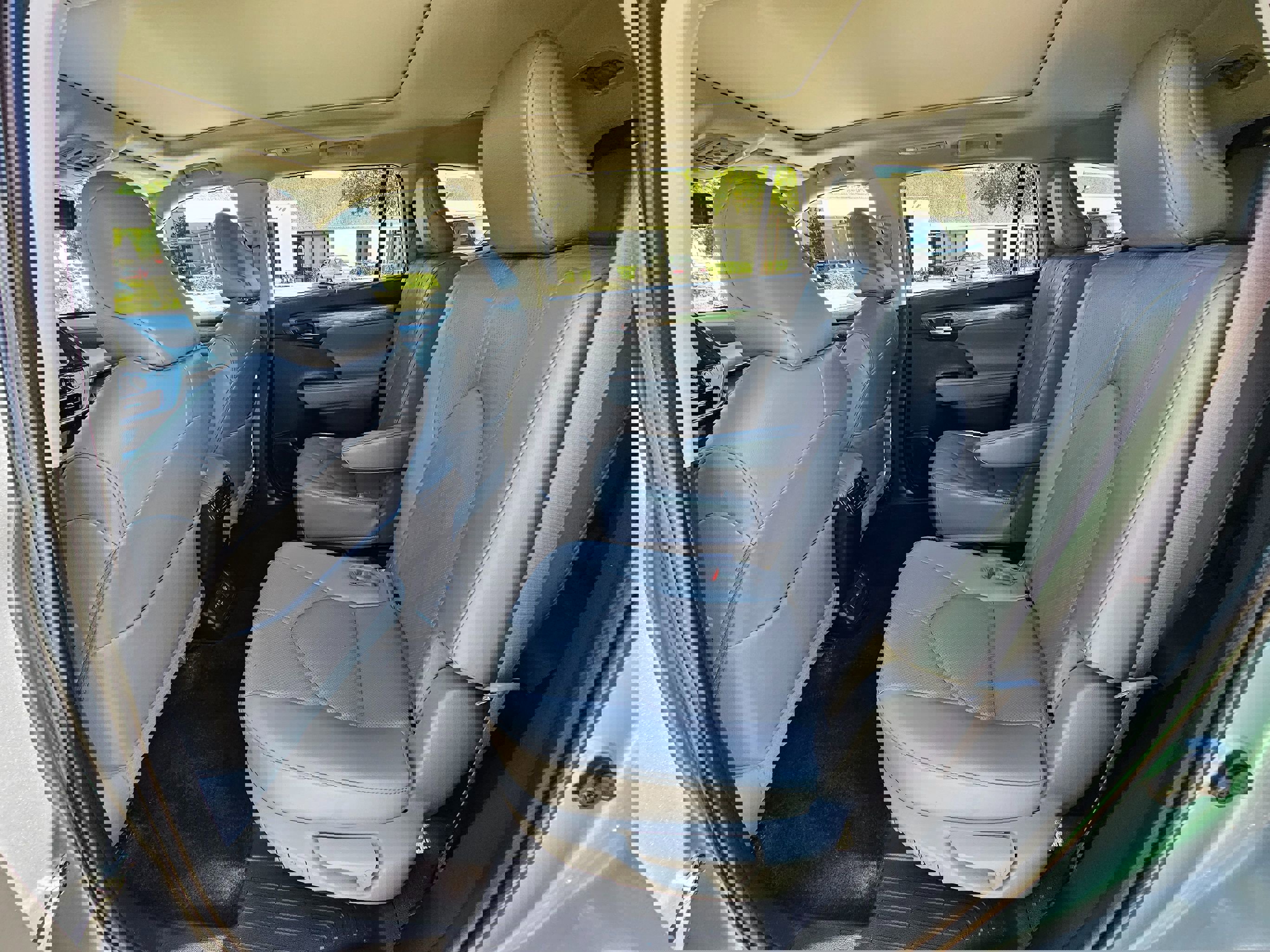 Used 2023 Toyota Highlander Platinum image 21