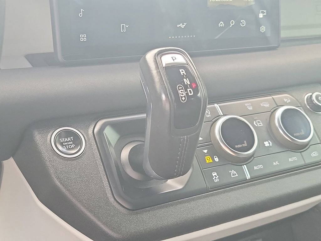 Used 2021 Land Rover Defender 110 image 38