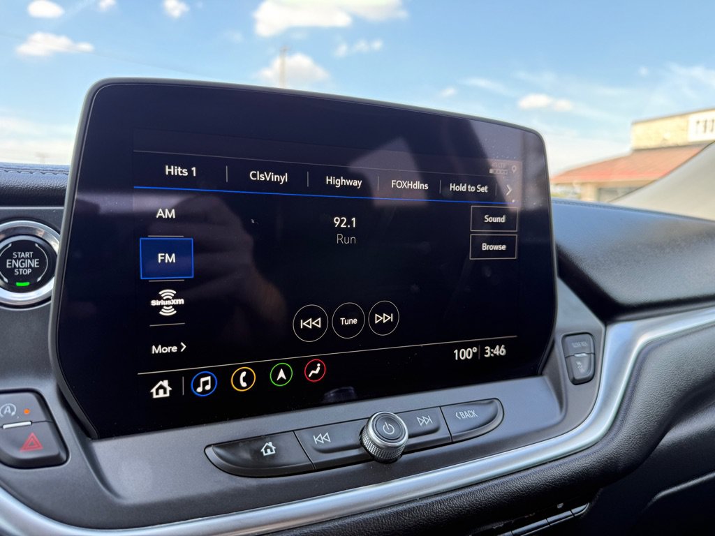 Used 2024 Chevrolet Blazer LT w/ Sound & Technology Package FWD image 32