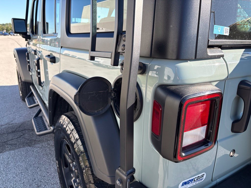 Used 2024 Jeep Wrangler Unlimited Sport AWD/4WD image 8