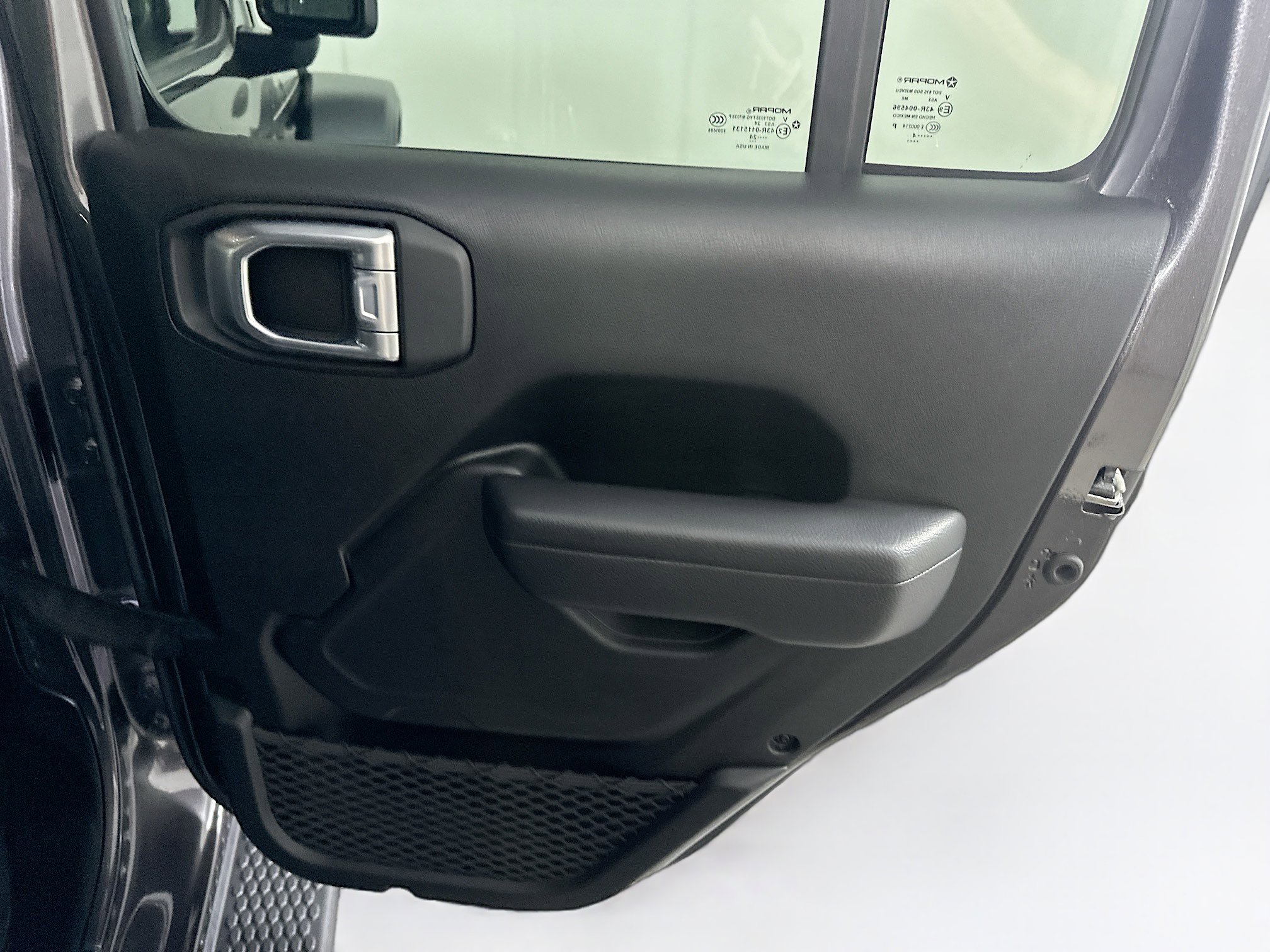 Used 2024 Jeep Wrangler Willys image 28