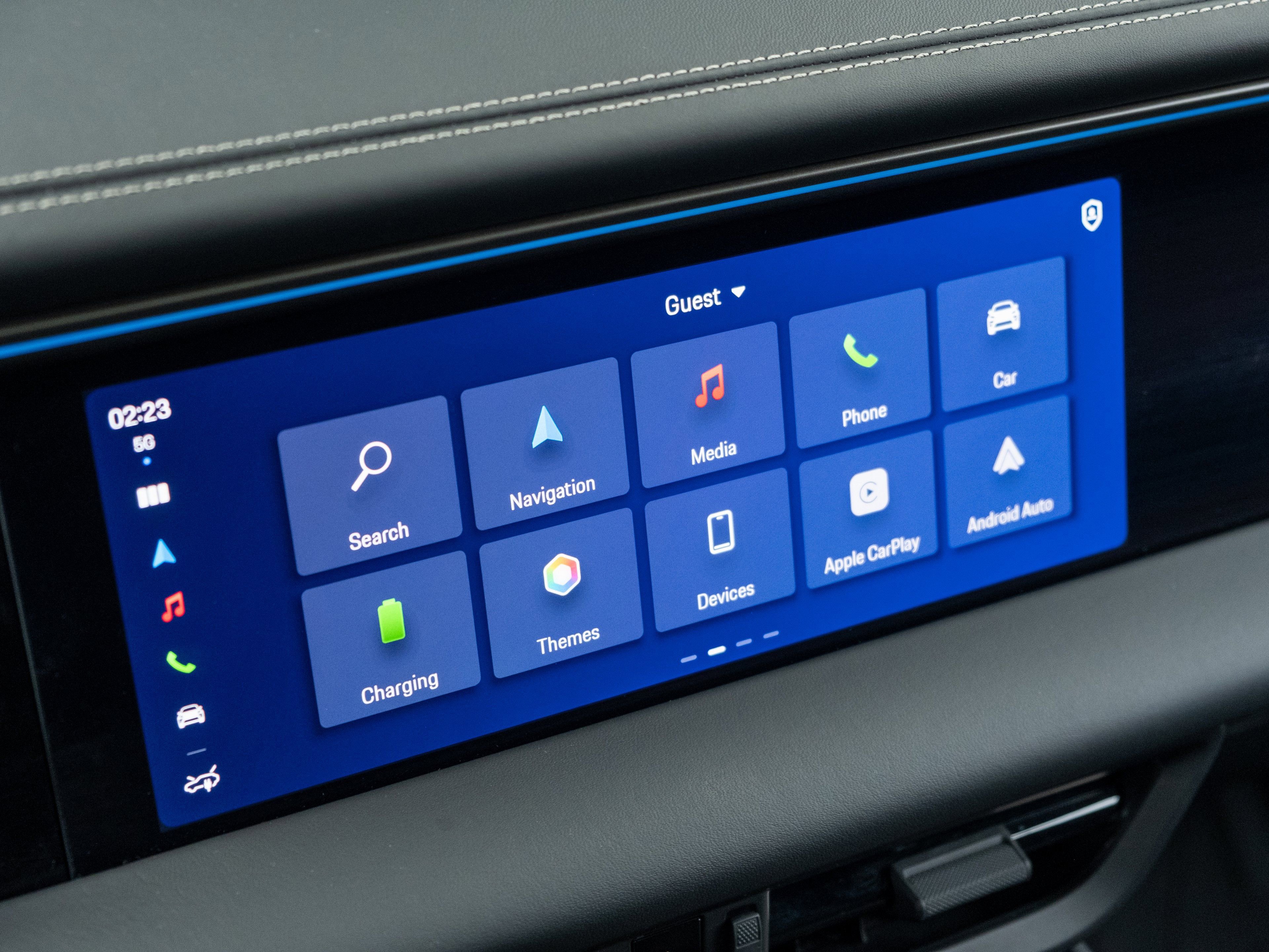 Certified 2025 Porsche Macan Turbo Electric image 28