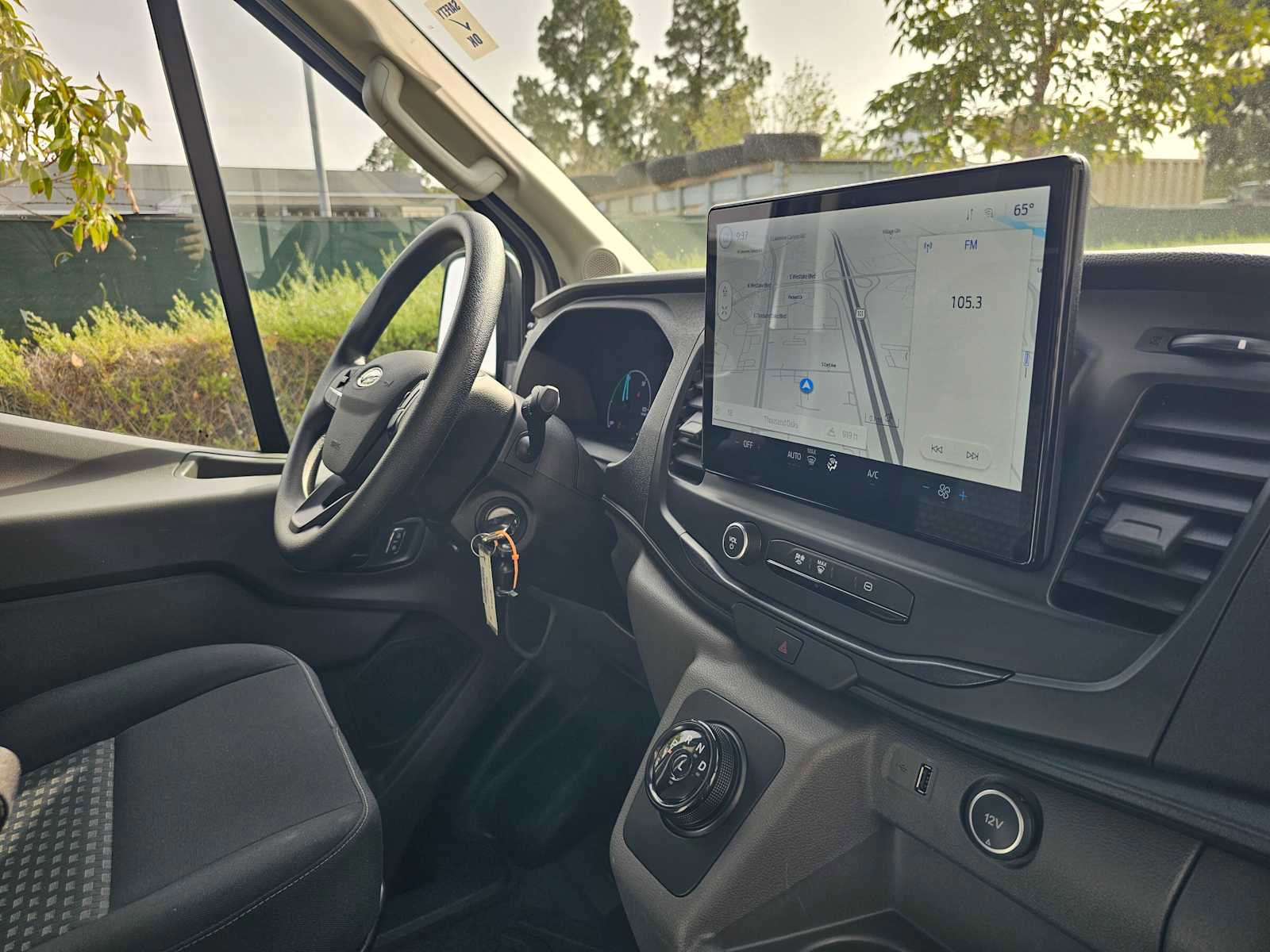 Used 2023 Ford E-Transit Medium Roof image 11