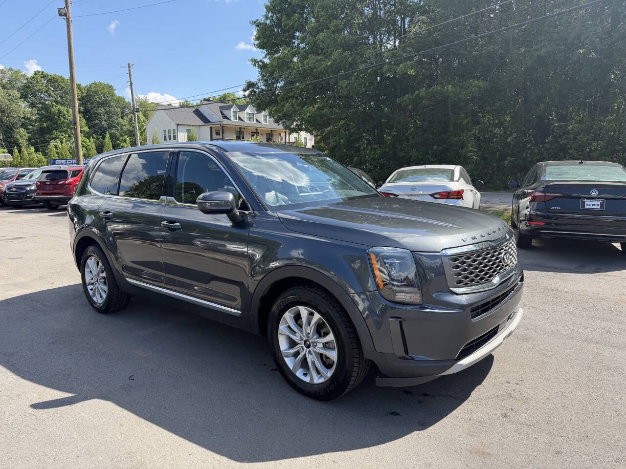 Used 2021 Kia Telluride LX FWD image 3