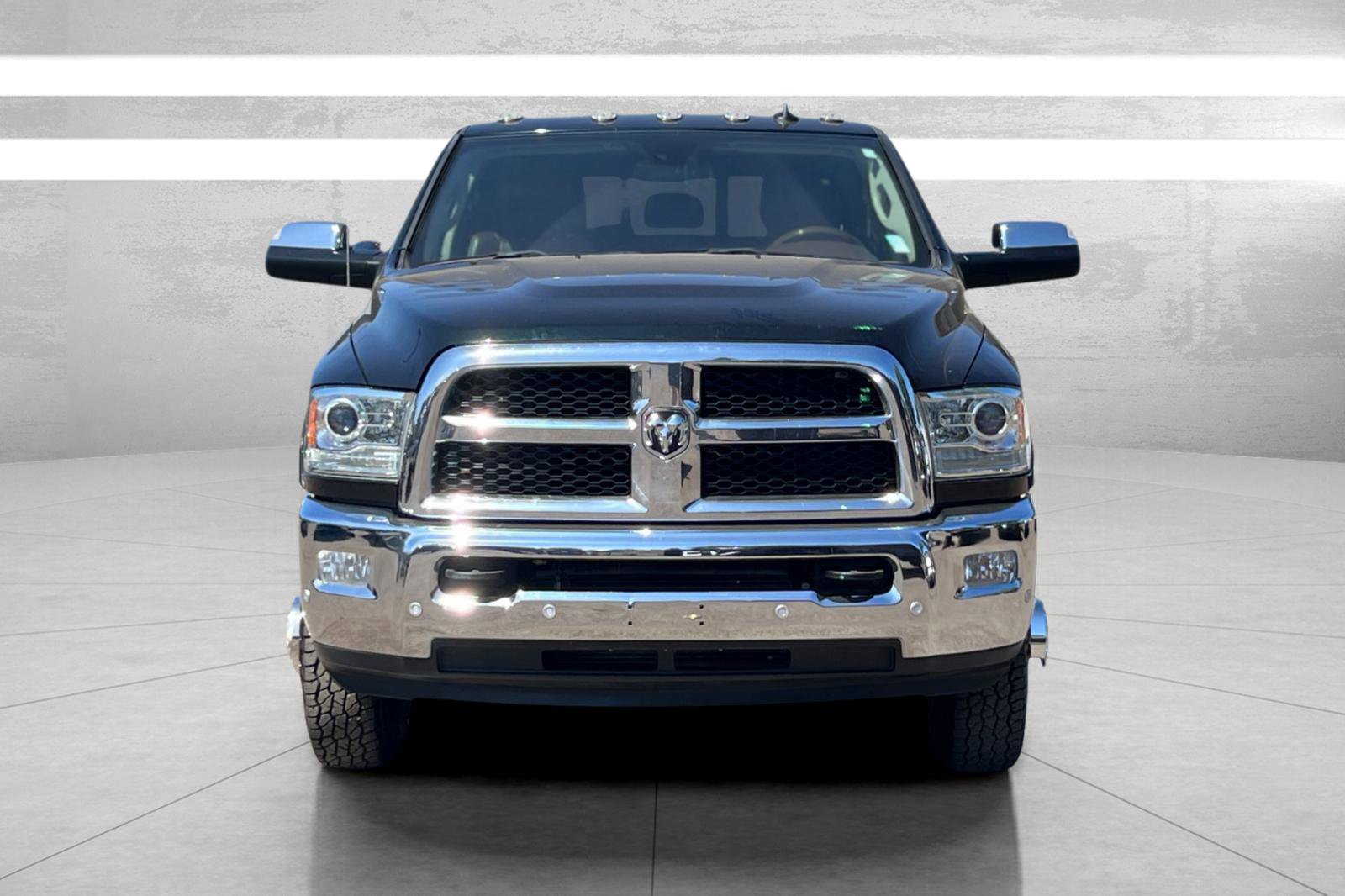 Used 2018 RAM 3500 Laramie Longhorn image 3