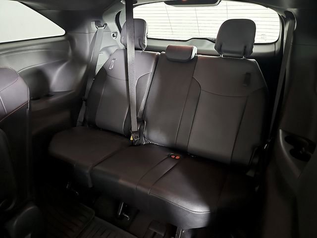 Used 2023 Toyota Sienna XSE AWD/4WD image 10