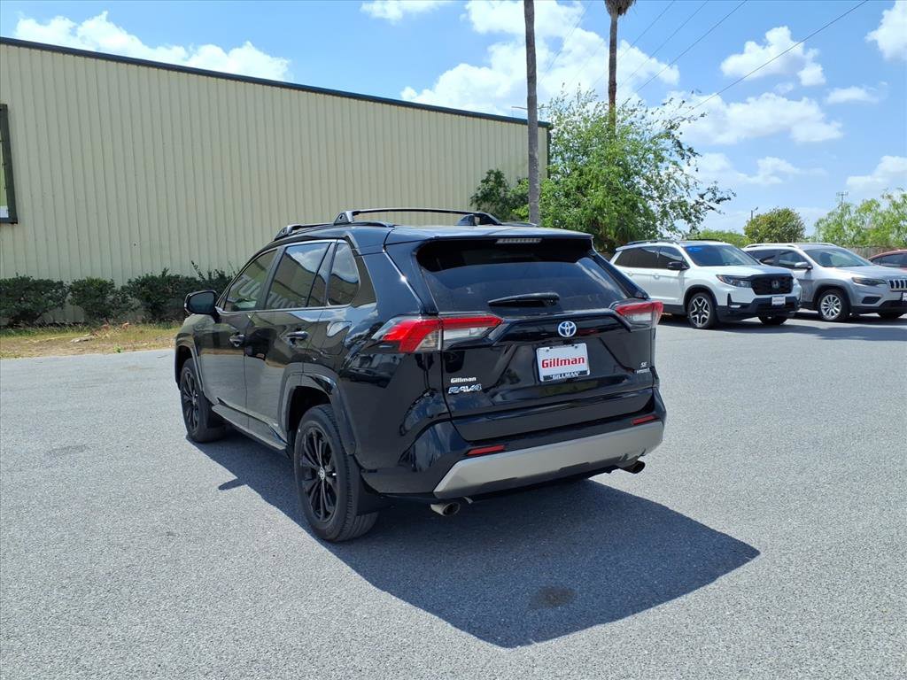 Used 2022 Toyota RAV4 SE image 6