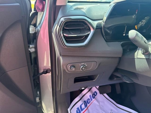Used 2025 Chevrolet TrailBlazer LT AWD/4WD image 14