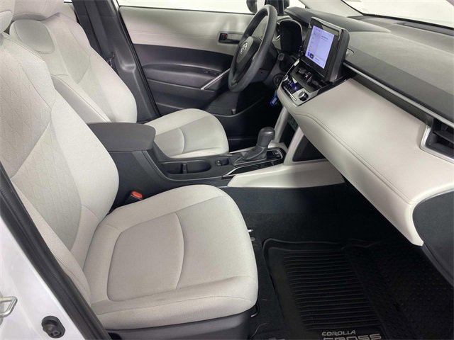 Used 2023 Toyota Corolla Cross L image 11