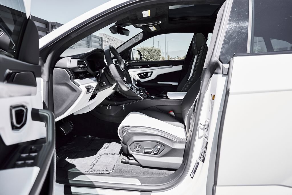 Used 2019 Lamborghini Urus AWD/4WD image 35