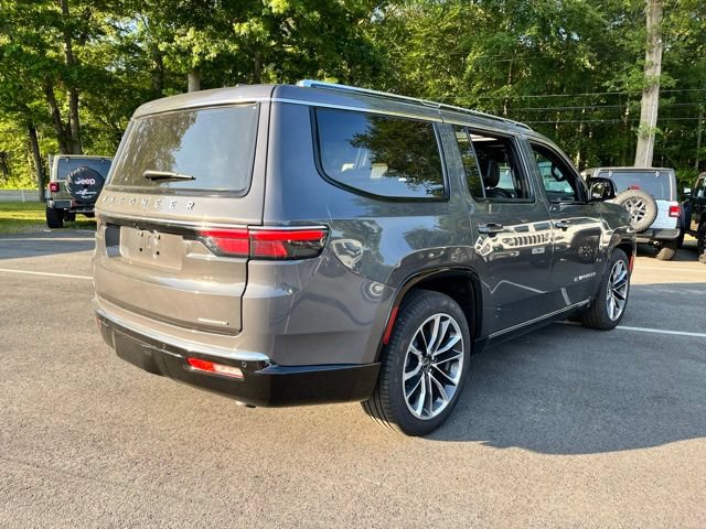 Used 2023 Jeep Wagoneer Series III w/ Premium Group I AWD/4WD image 6