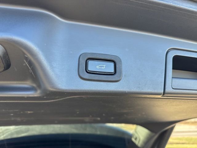 Used 2020 Land Rover Range Rover Evoque S image 15