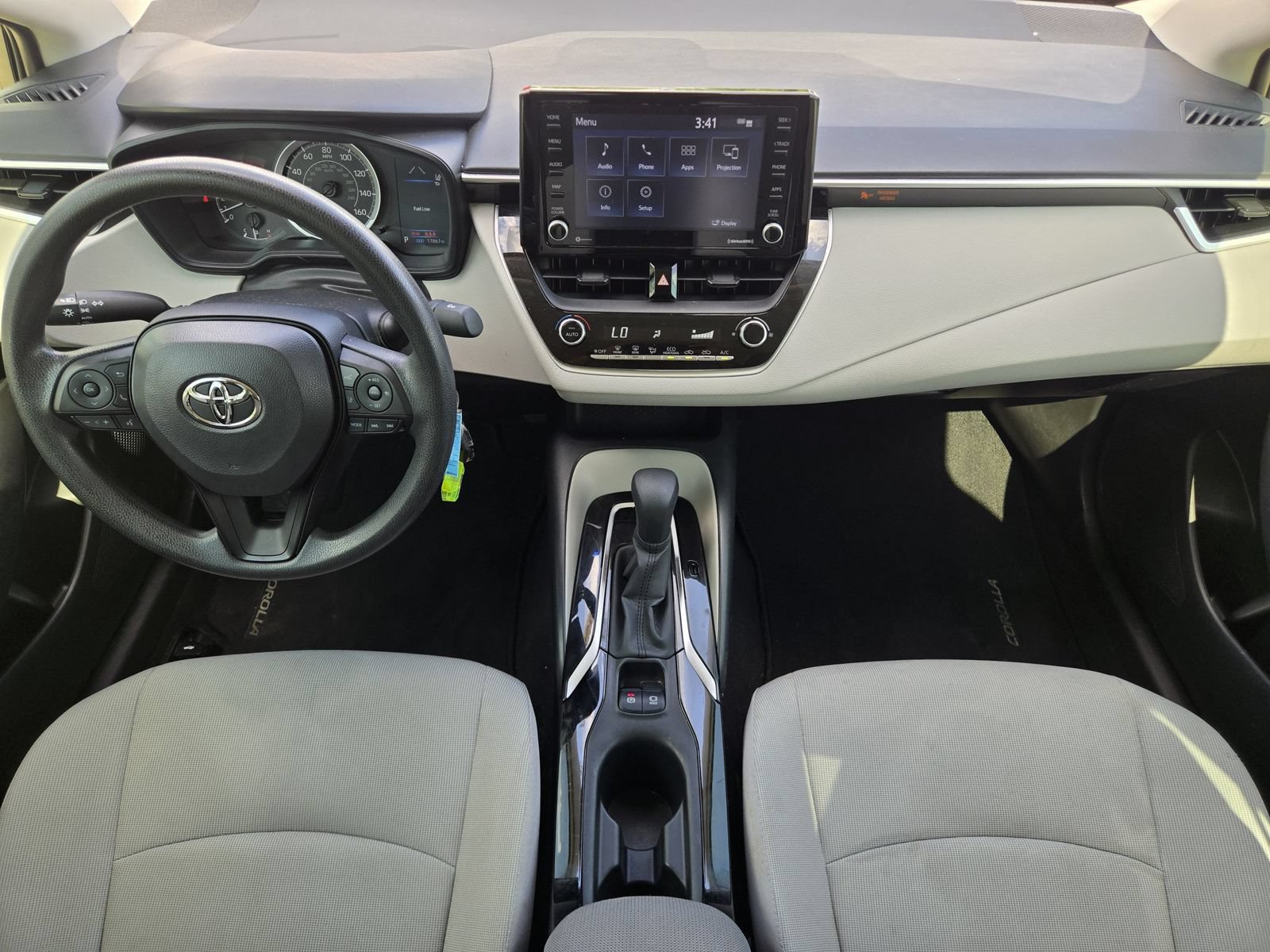 Used 2022 Toyota Corolla LE FWD image 26