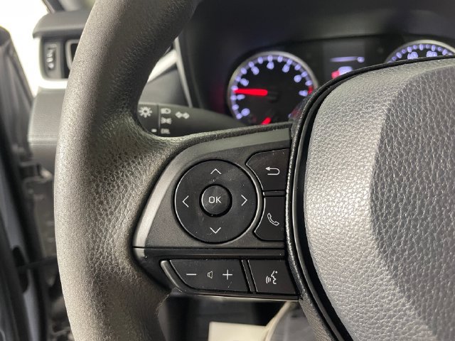Used 2020 Toyota RAV4 LE AWD/4WD image 11