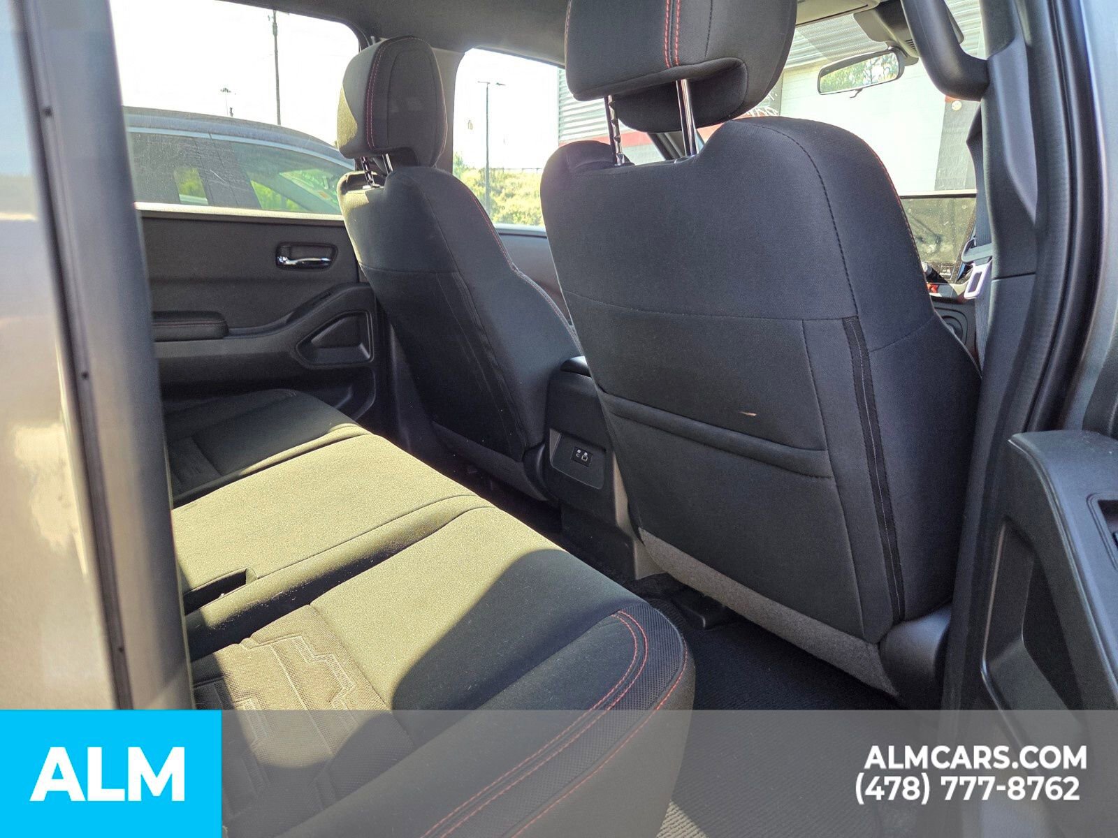 Used 2025 Nissan Frontier PRO-4X image 23