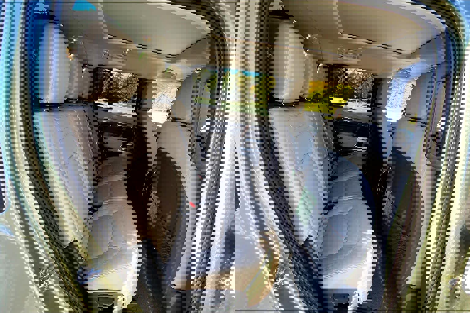 Used 2024 Land Rover Defender 130 S image 17