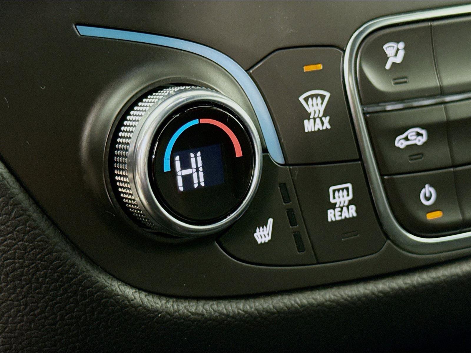 Used 2023 Chevrolet Equinox RS image 19