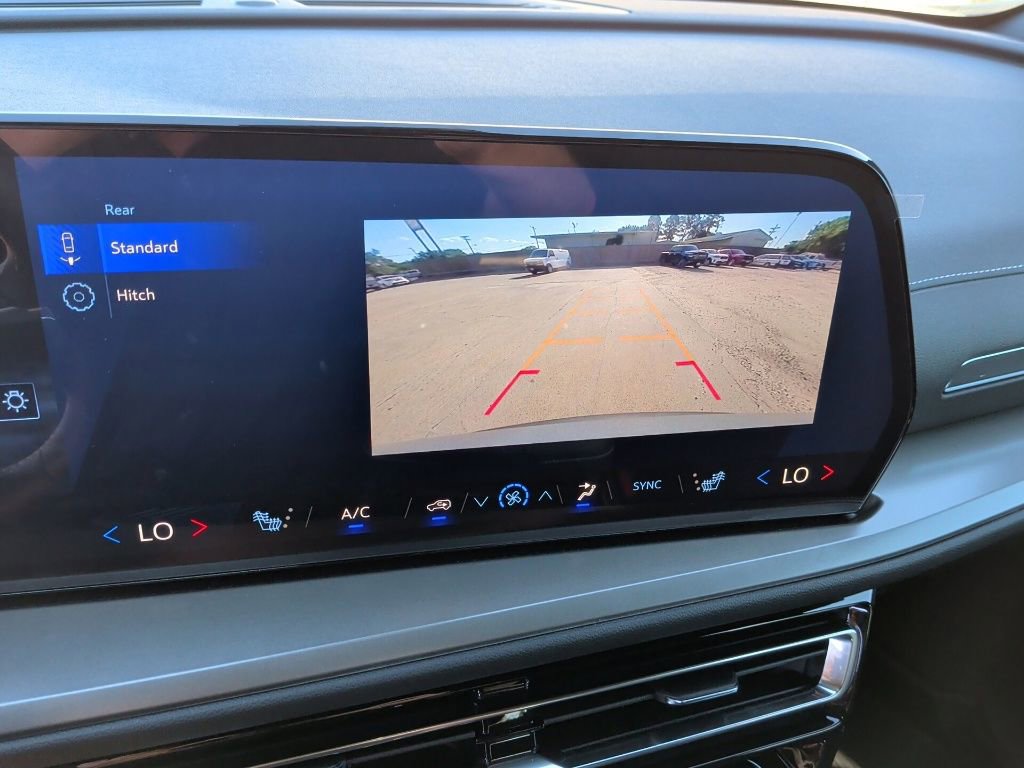 New 2025 Chevrolet Traverse LT w/ LPO, Floor Liner Package image 23