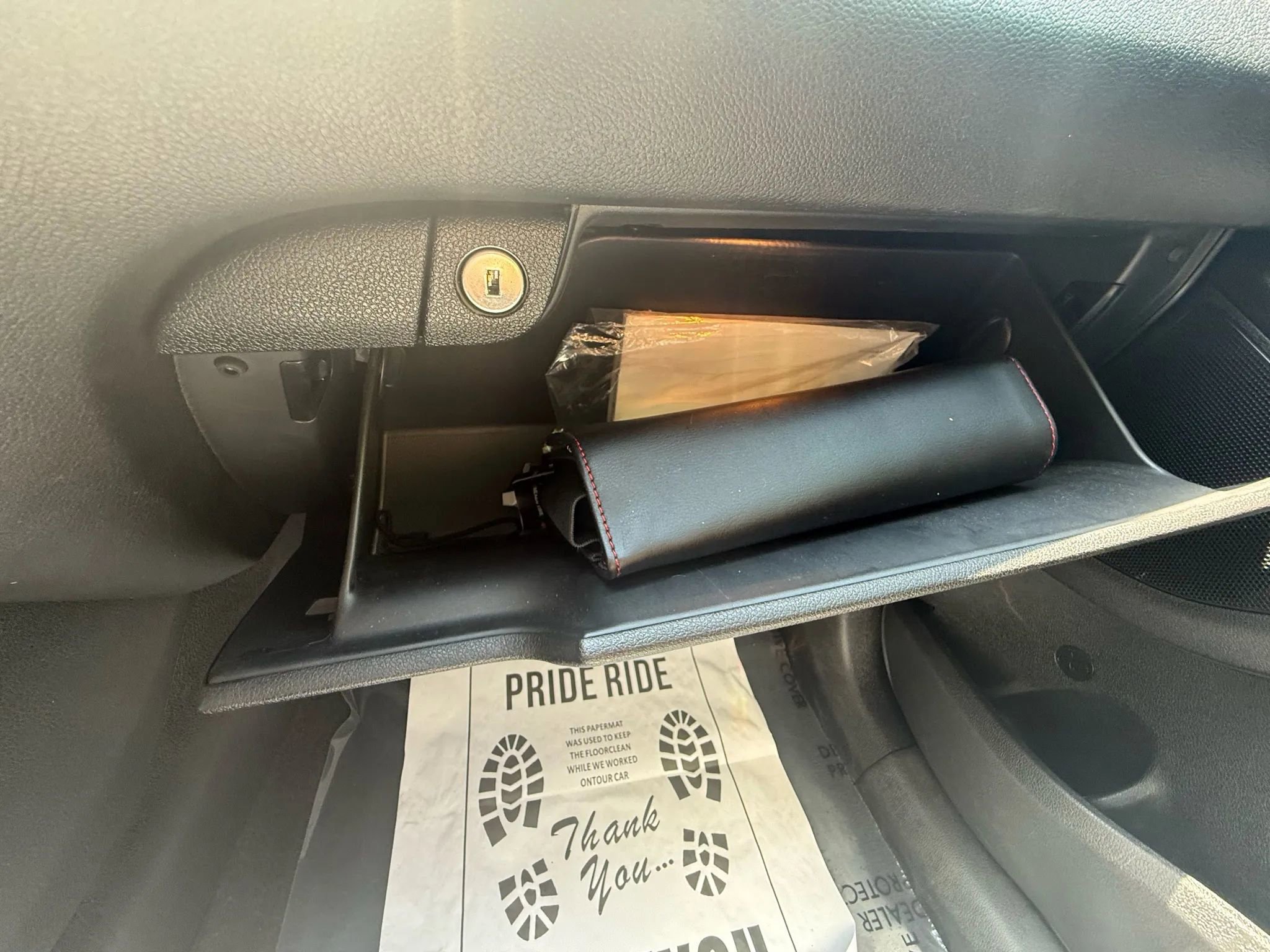 Used 2017 Kia Sorento LX Sport Utility 4D w/ LX Convenience Package image 14