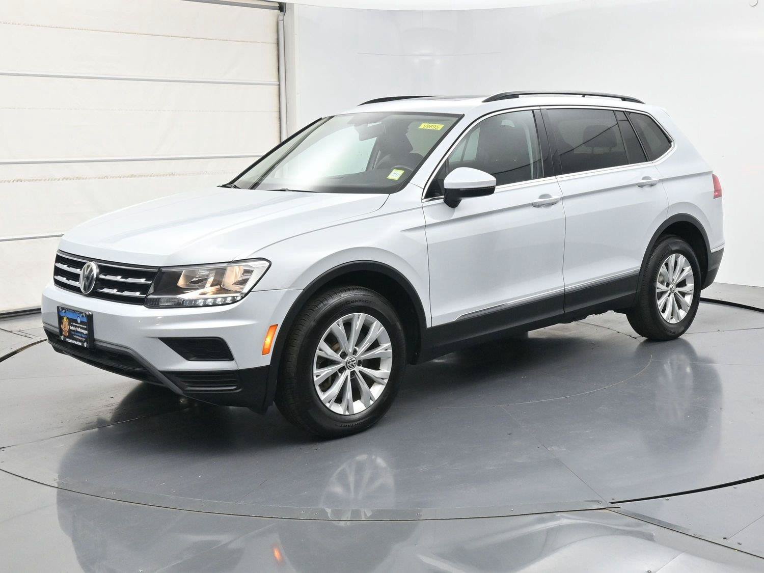 Used 2018 Volkswagen Tiguan SE w/ Panoramic Sunroof Package