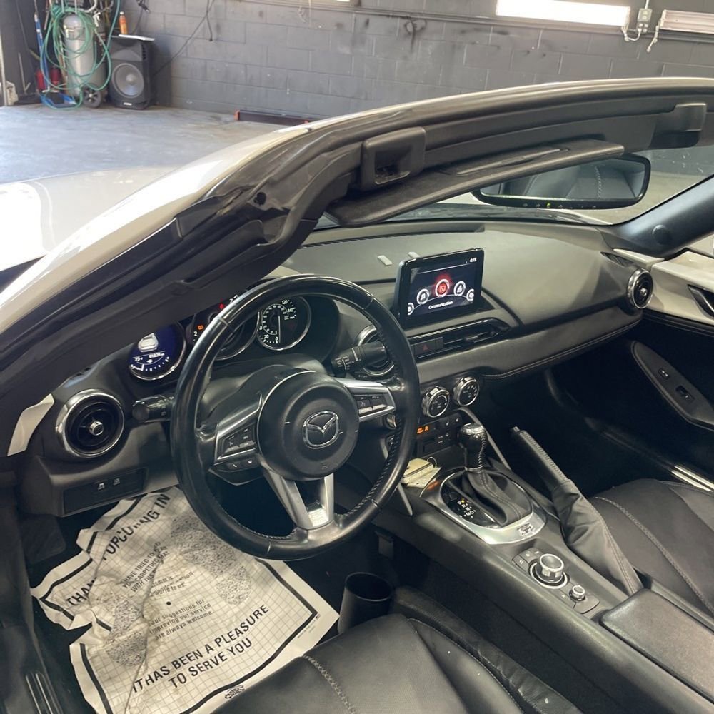 Used 2020 MAZDA MX-5 Miata RF Grand Touring RWD image 8