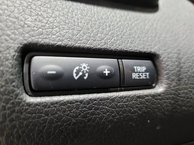 Used 2020 Nissan Rogue SL image 41