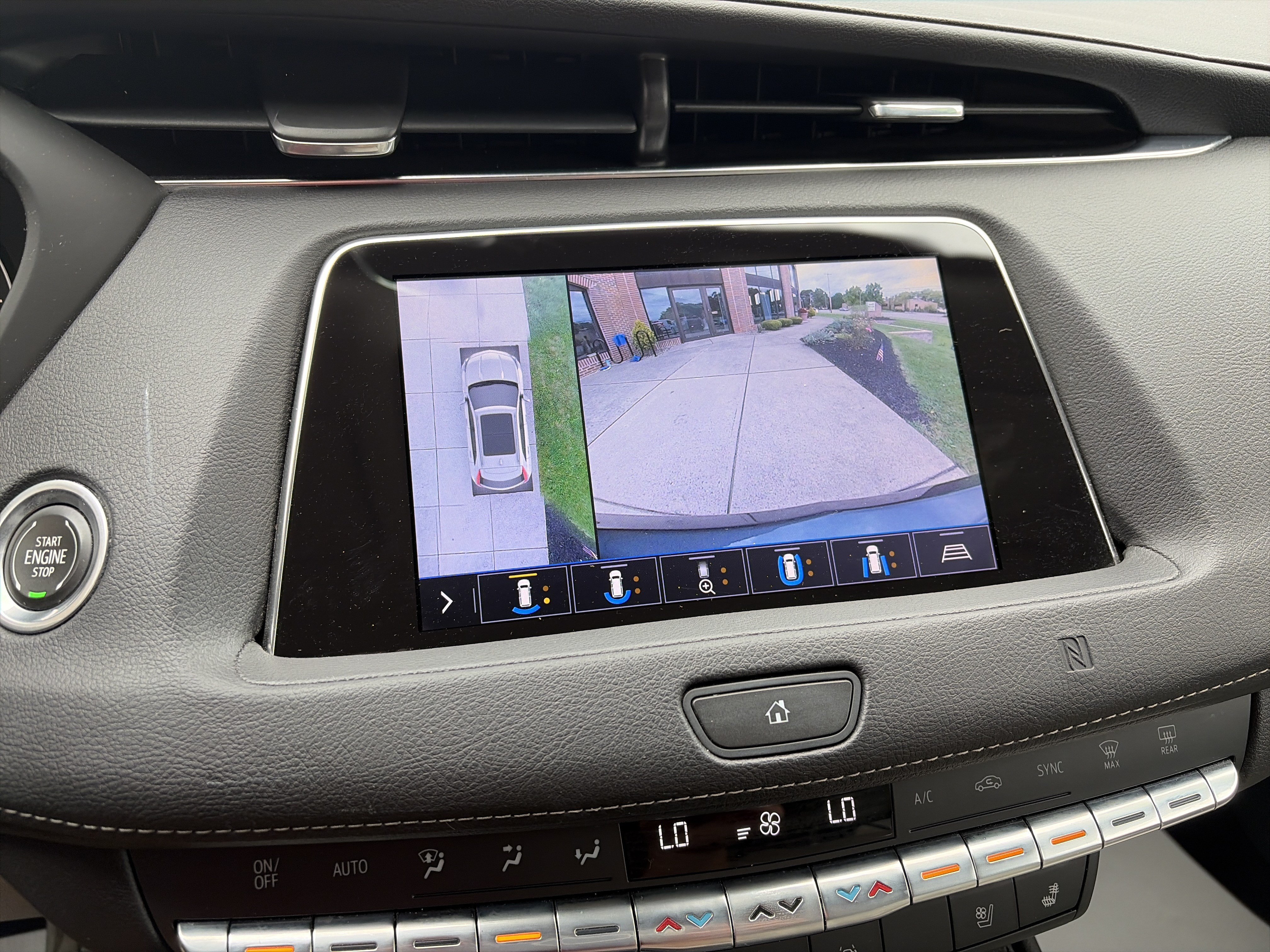 Used 2019 Cadillac XT4 Premium Luxury w/ Enhanced Visibility Package AWD/4WD image 26
