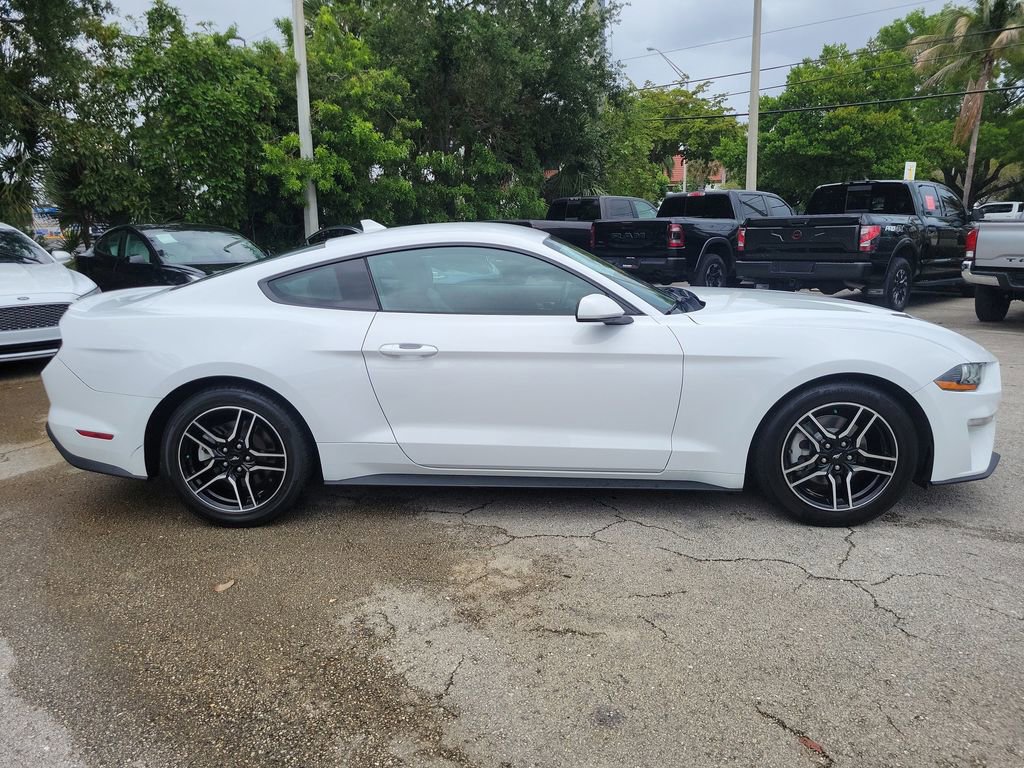 Used 2022 Ford Mustang Premium RWD image 7