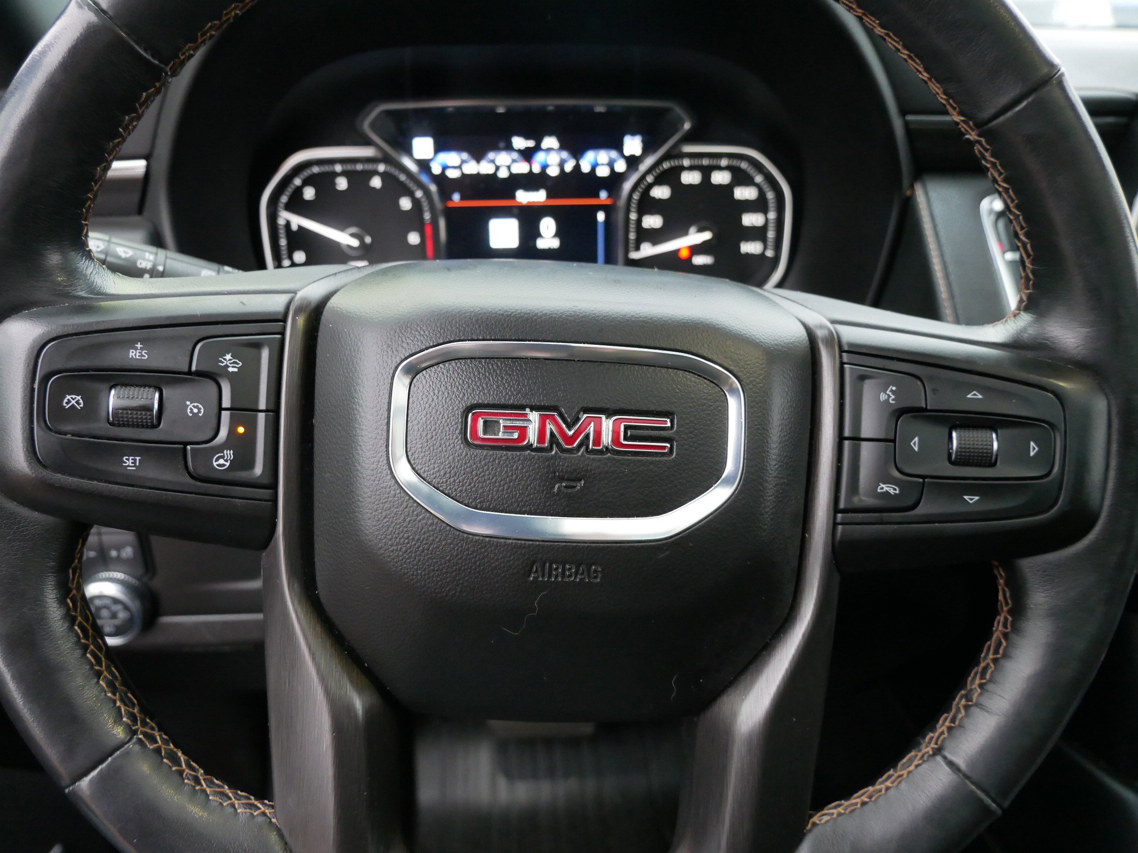 Used 2021 GMC Yukon XL AT4 w/ Rear Media and Nav Package AWD/4WD image 18