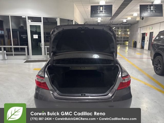 Used 2015 Toyota Camry SE w/ Moonroof Package FWD image 38