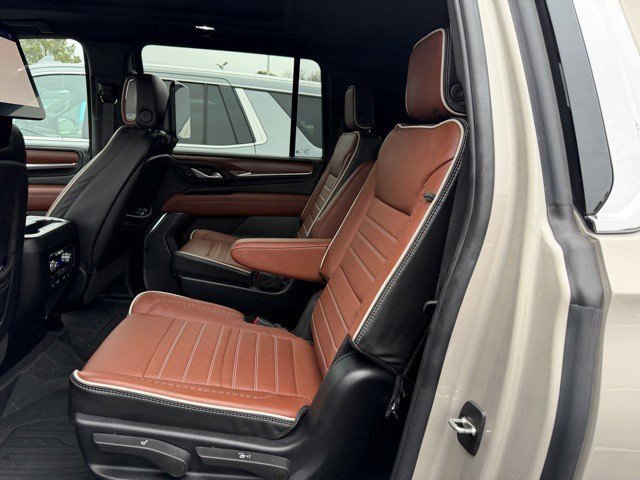 Certified 2023 GMC Yukon XL Denali Ultimate w/ LPO, Floor Liner Package image 15