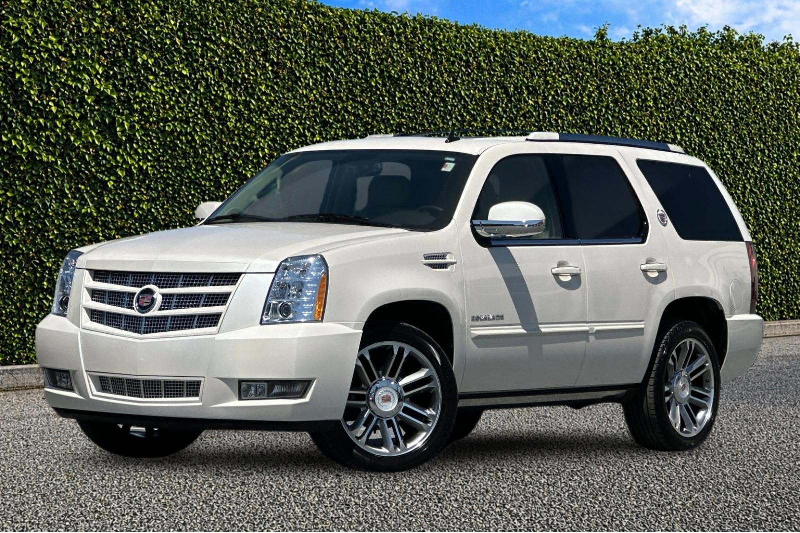 Used 2013 Cadillac Escalade Premium AWD/4WD image 8