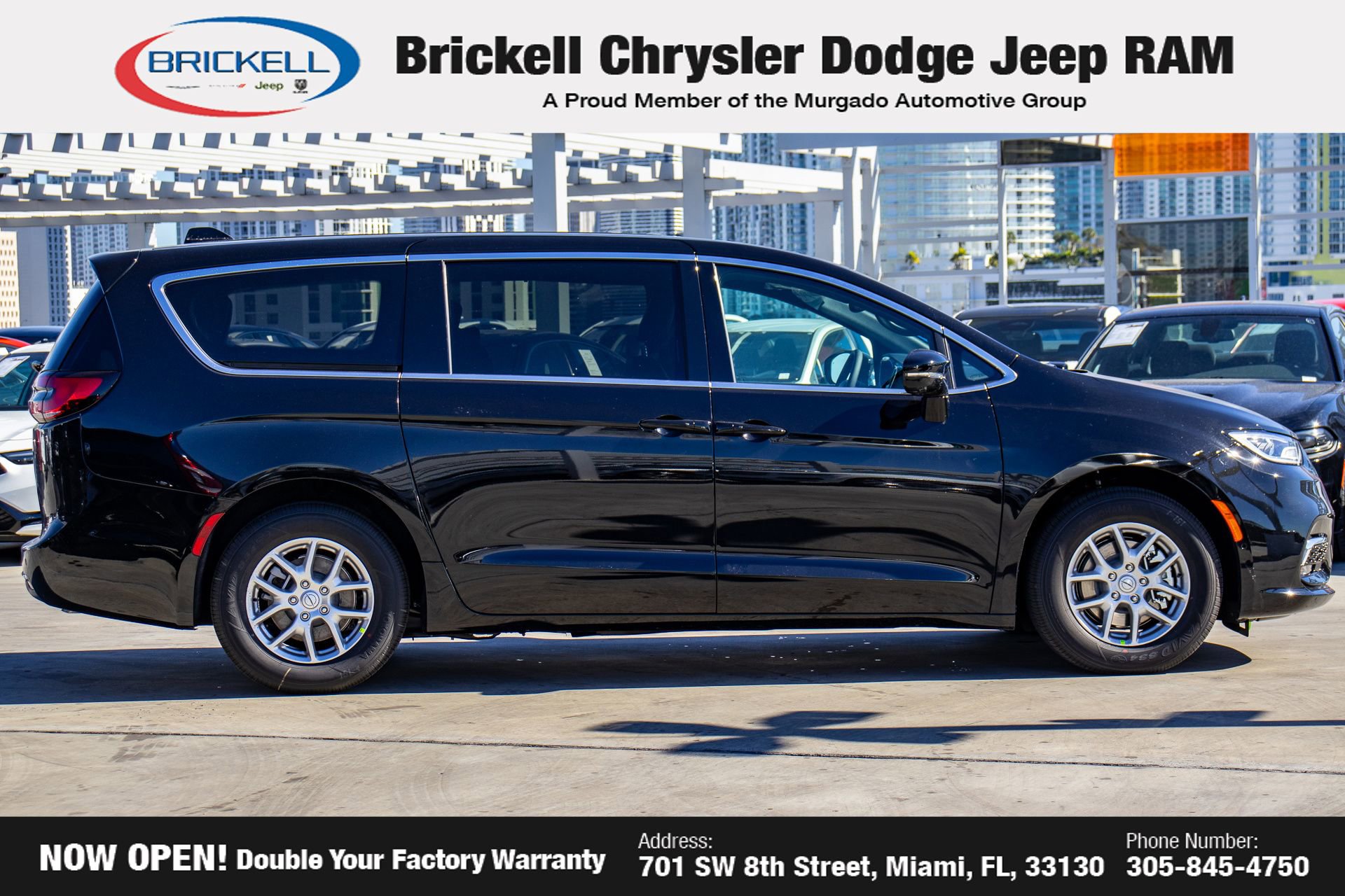 New 2026 Chrysler Pacifica Select image 4