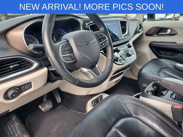Used 2017 Chrysler Pacifica Touring-L Plus w/ Advanced Safetytec Group image 10