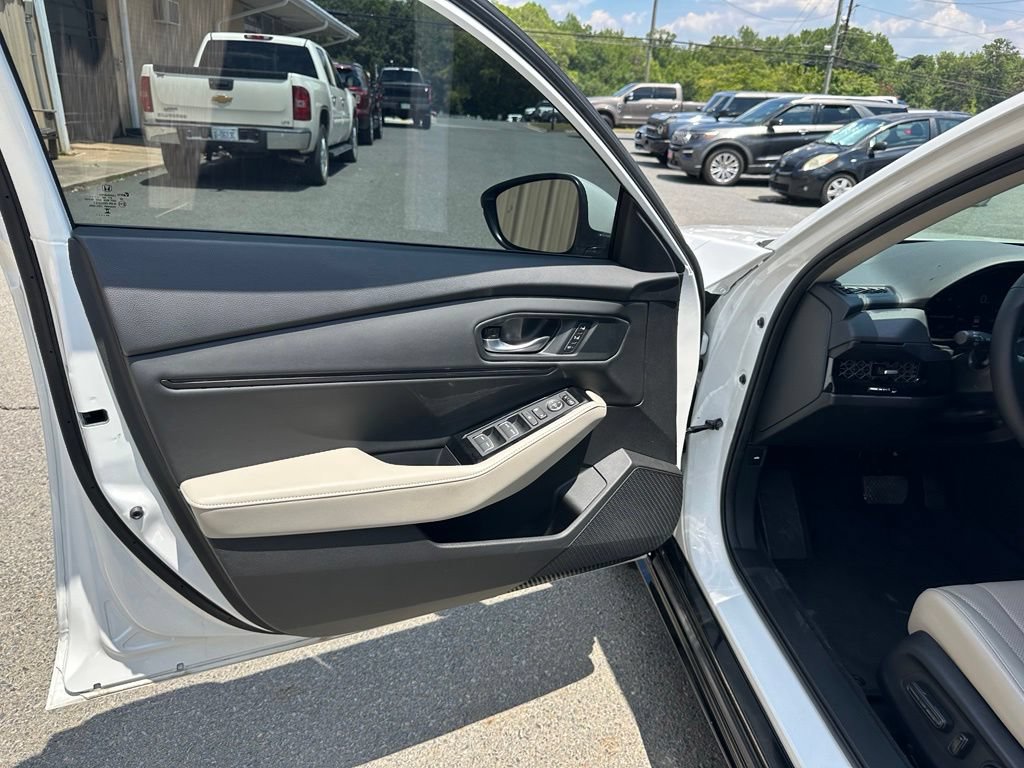 Used 2025 Honda Accord Touring image 15