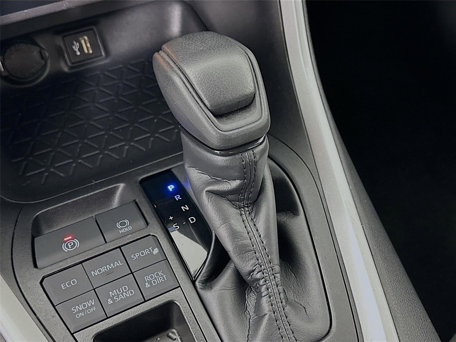 Certified 2025 Toyota RAV4 XLE image 17