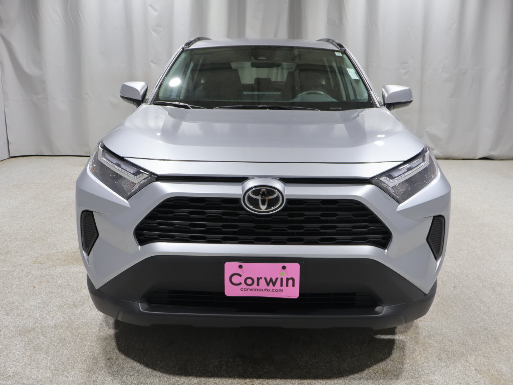 Used 2025 Toyota RAV4 XLE AWD/4WD image 8
