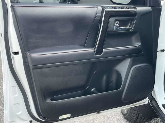 Used 2021 Toyota 4Runner TRD Off-Road Premium w/ Moonroof Package AWD/4WD image 15
