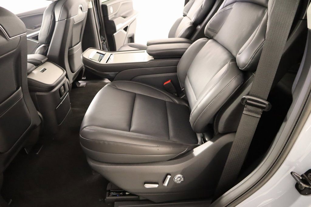 New 2025 Lincoln Navigator Reserve image 12