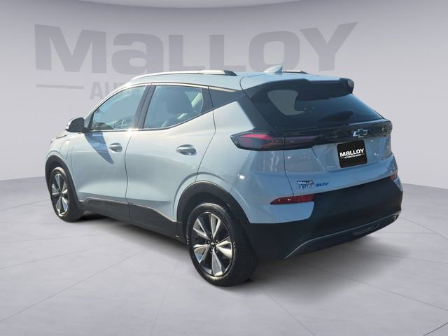 Used 2022 Chevrolet Bolt EUV LT w/ Convenience Package image 3