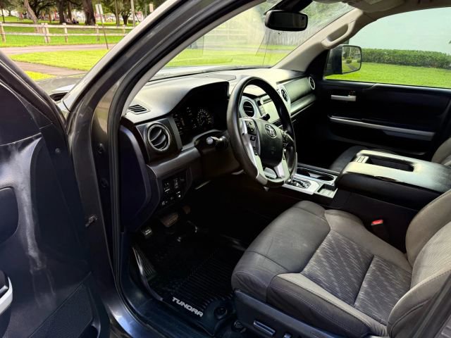Used 2018 Toyota Tundra SR5 w/ SR5 Upgrade Package image 9