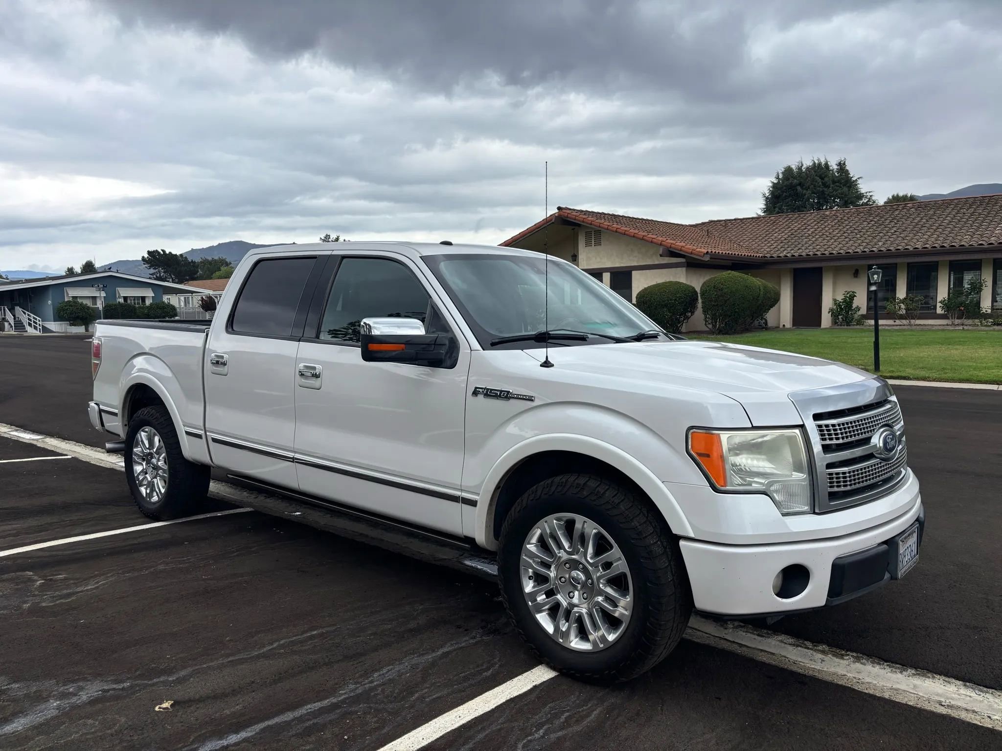 Used 2010 Ford F150 Platinum image 6
