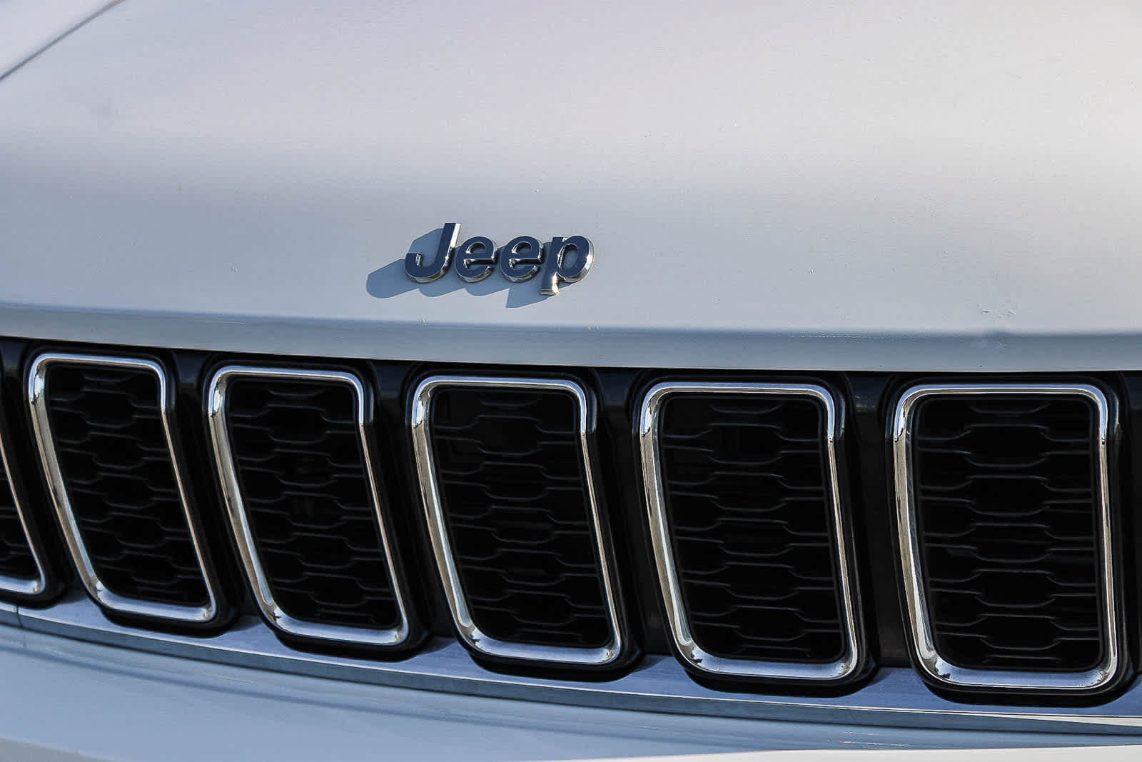 Used 2022 Jeep Grand Cherokee L Limited AWD/4WD image 11