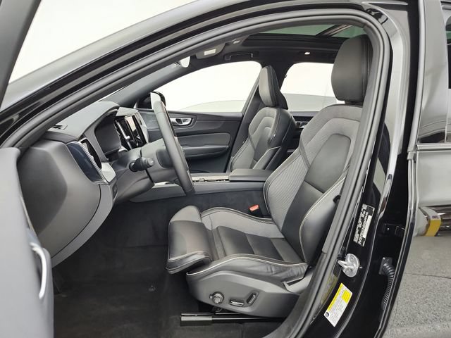Used 2024 Volvo XC60 T8 Ultimate w/ Protection Package Premier AWD/4WD image 34