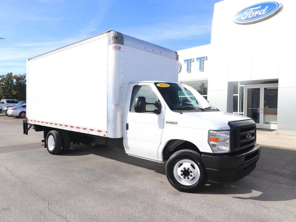Certified 2022 Ford E-450 and Econoline 450 Super Duty w/ Power Windows & Locks Group image 4